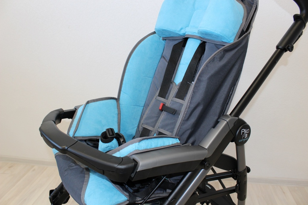 коляска Pliko